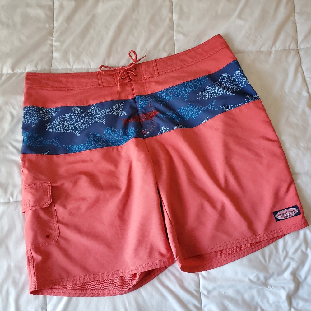 Men's Vinyard Vines‎ swim trunks. Size 42. Like new. No liner.